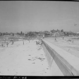 Cronulla Beach North looking south along the retaining wall, January, 1947 - March, 1949