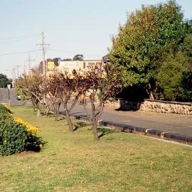 Looking north along Old Princes Highway at Sutherland ca.1980s