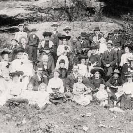 Picnic group at Como Pleasure Grounds, ca. 1904