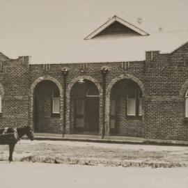 Horse and cart in front of Miranda School of Arts buidling located in Kiora Road