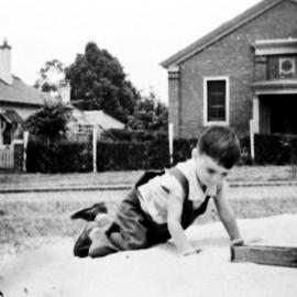 Sutherland Masonic Hall in Eton Street, with small boy playing out front, ca. 1940-1941